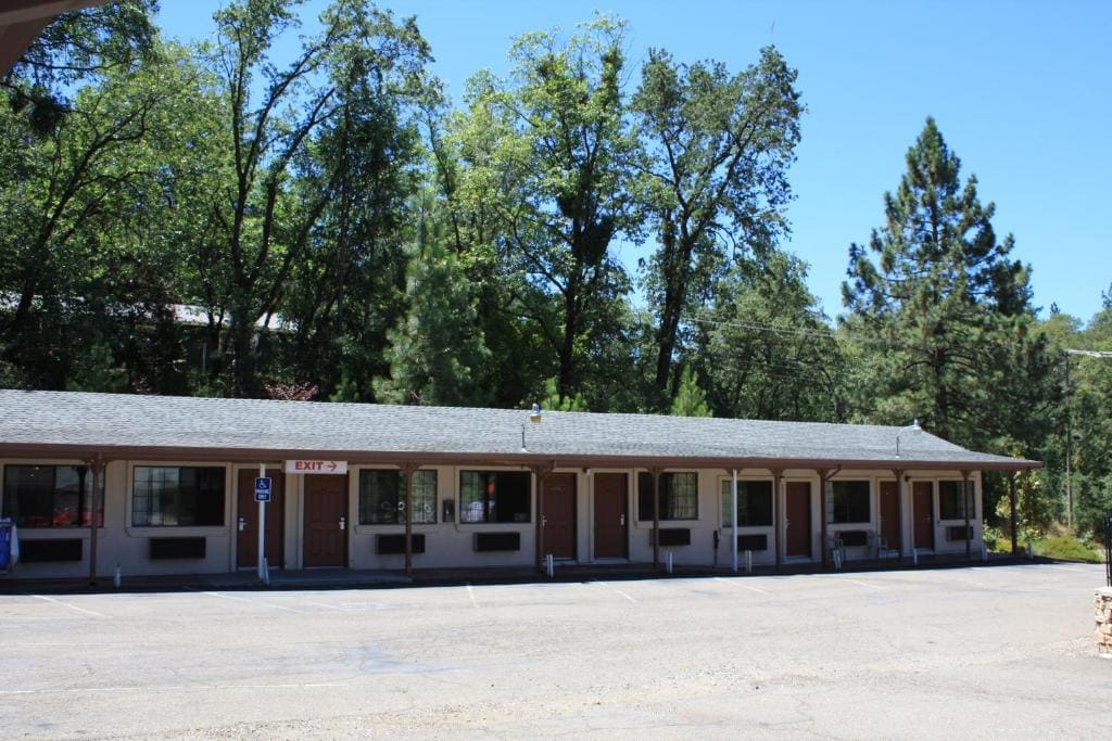 Mother Lode Motel - Main view