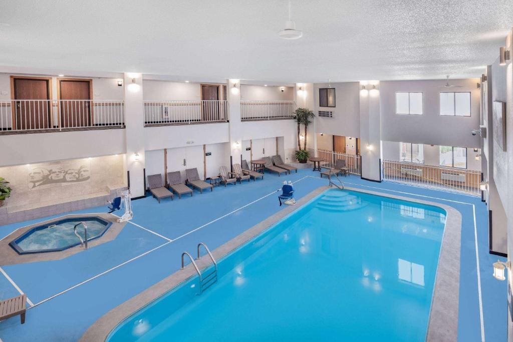 Ramada by Wyndham Keystone Near Mt Rushmore - View 3