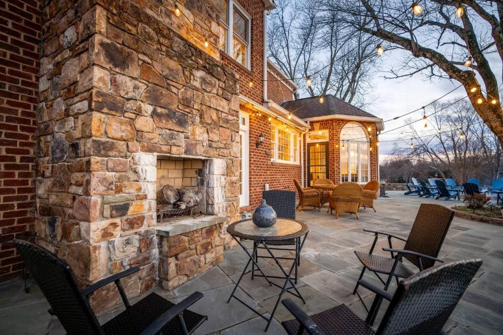Mountain Mama Ranch Luxury Farmhouse Shenandoah - Main view