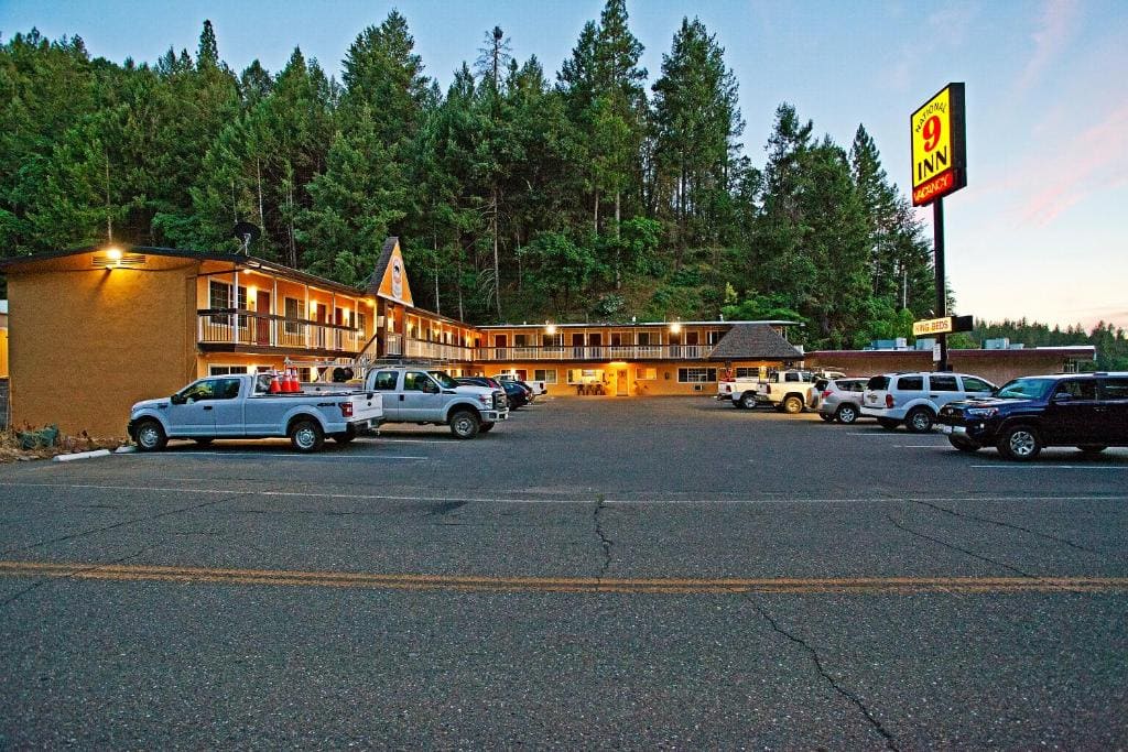 National 9 Inn - Placerville - View 5