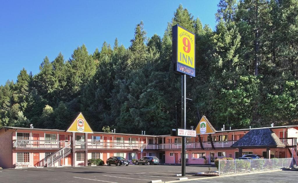National 9 Inn - Placerville - Main view