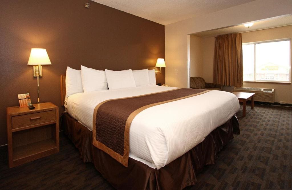 New Victorian Inn & Suites Lincoln - View 2