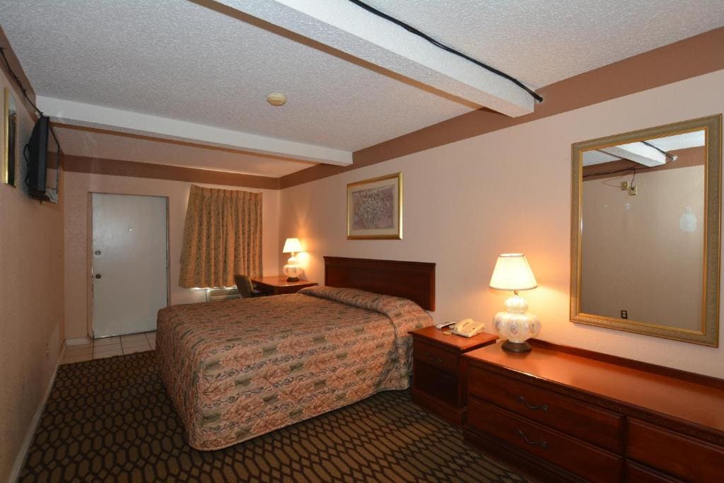 Newcastle Motel - View 2