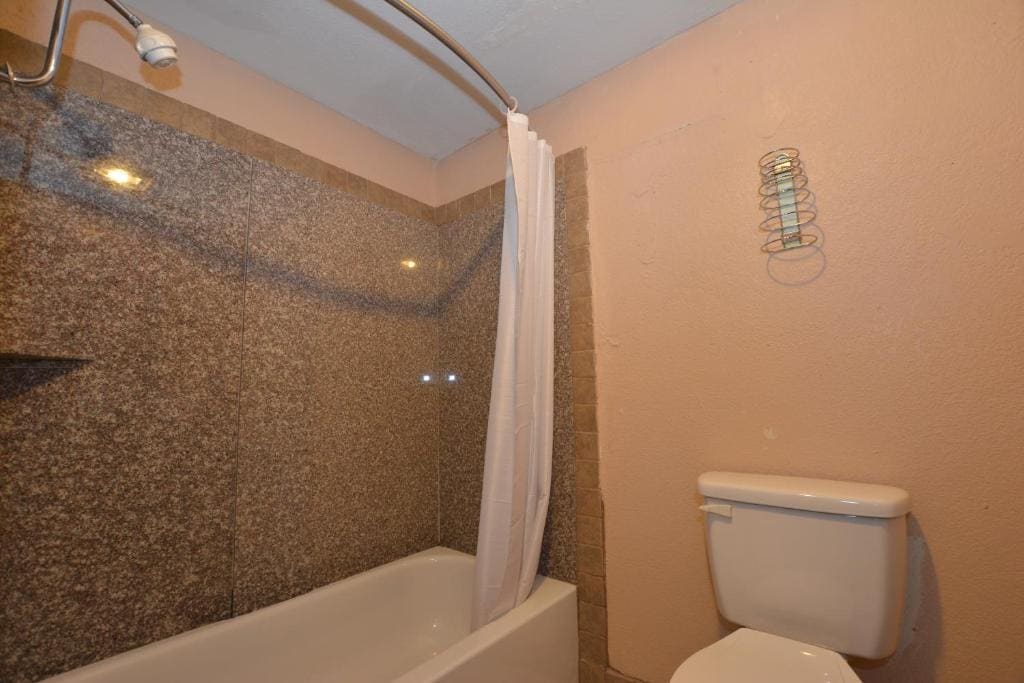 Newcastle Motel - View 3