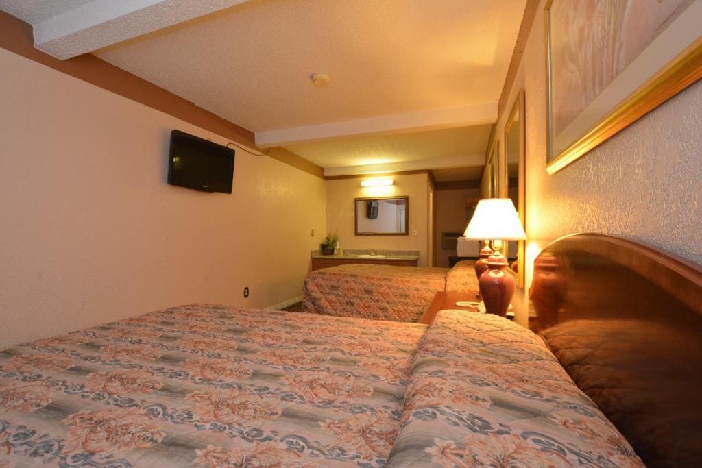 Newcastle Motel - View 6