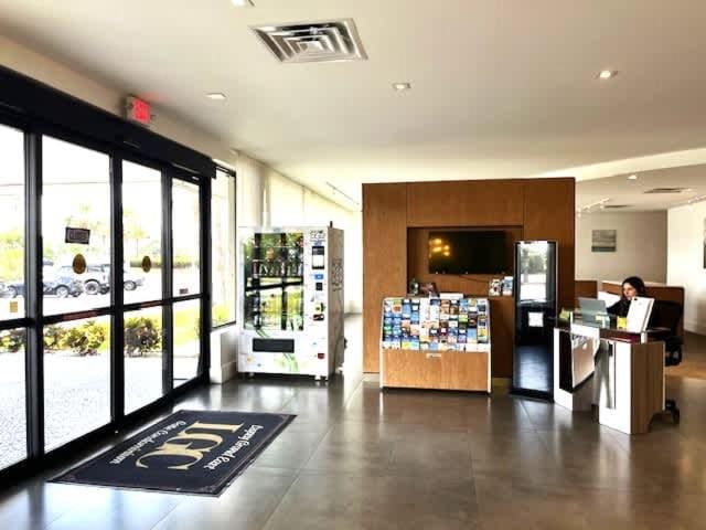 Newly renovated room in cozy hotel near Disney 2 - Main view