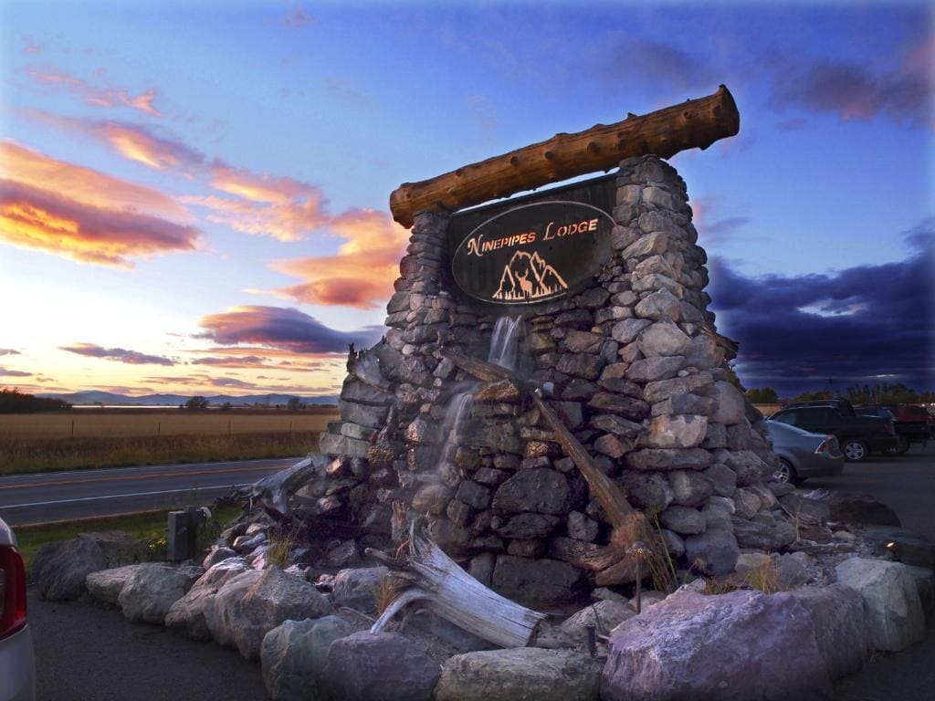Ninepipes Lodge - Main view