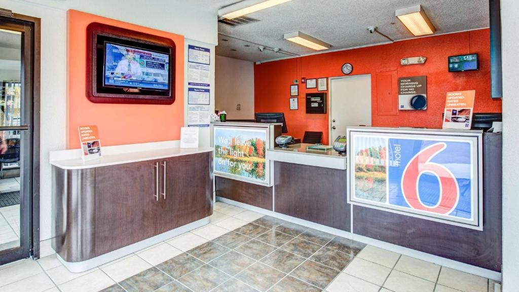 Motel 6-Norfolk, VA - View 5