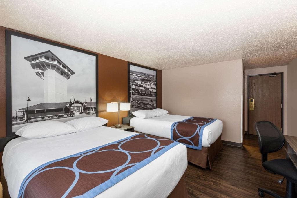 Super 8 by Wyndham North Platte - View 6