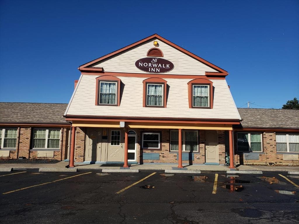 Norwalk Inn - Main view
