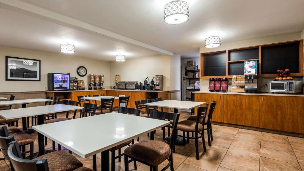 Best Western Oak Meadows Inn - View 5