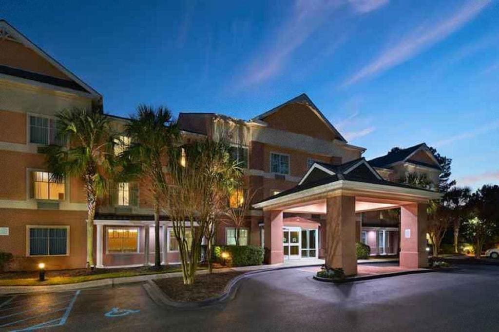 Okatie Hilton Head Hotel - Main view