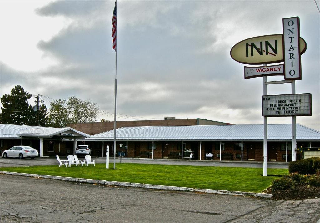 Ontario Inn - View 5
