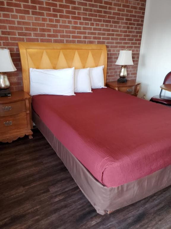 Ontario Inn - View 7