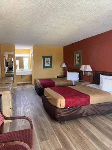 Orangeburg inn & Suites - View 2