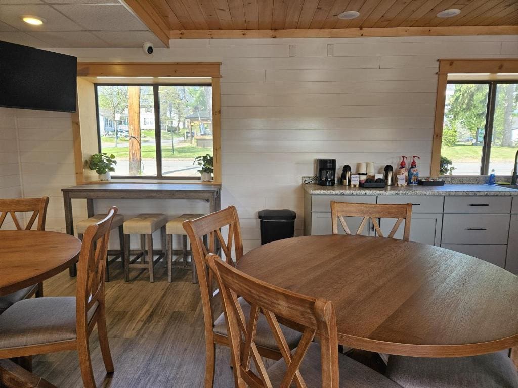 Otter Creek Inn - View 3