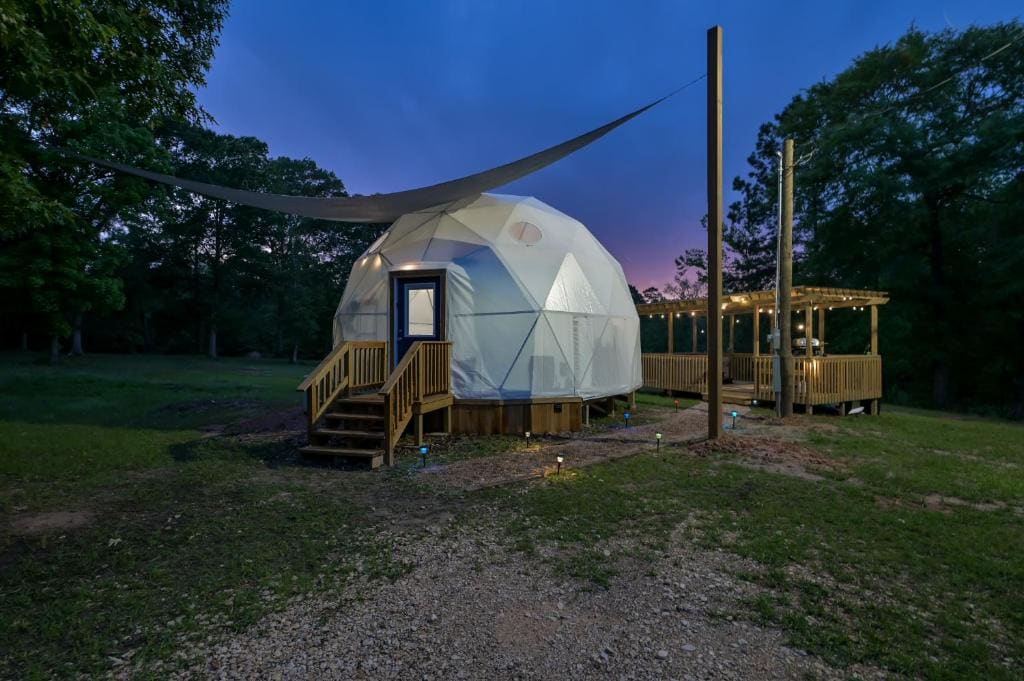 Private Luxury Glamping Geo Dome W Hot Tub - Main view