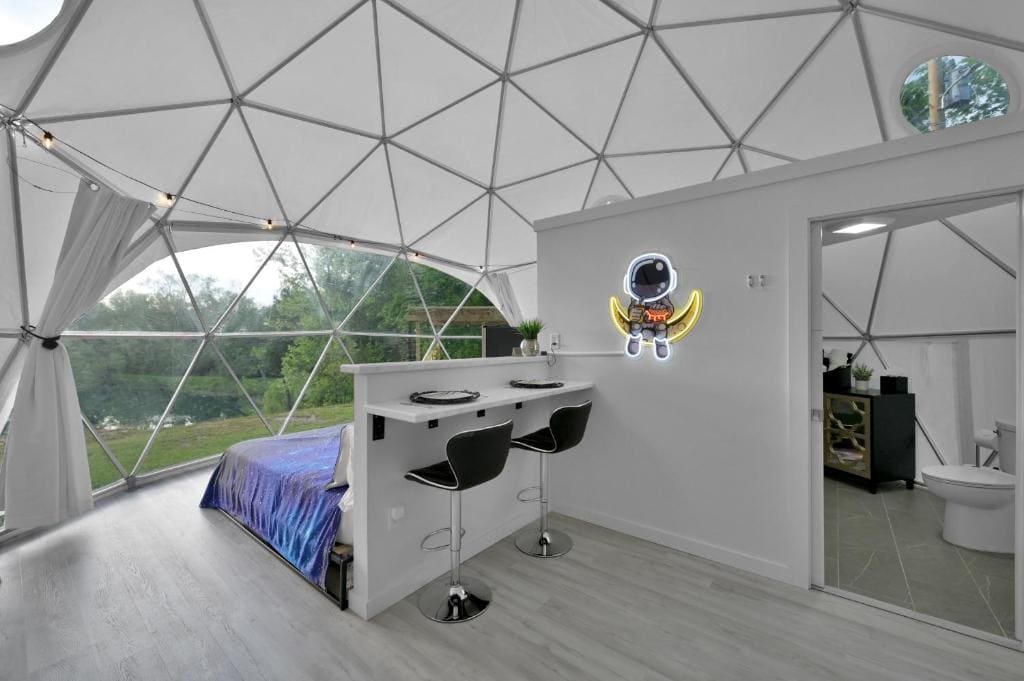 Private Luxury Glamping Geo Dome W Hot Tub - View 2