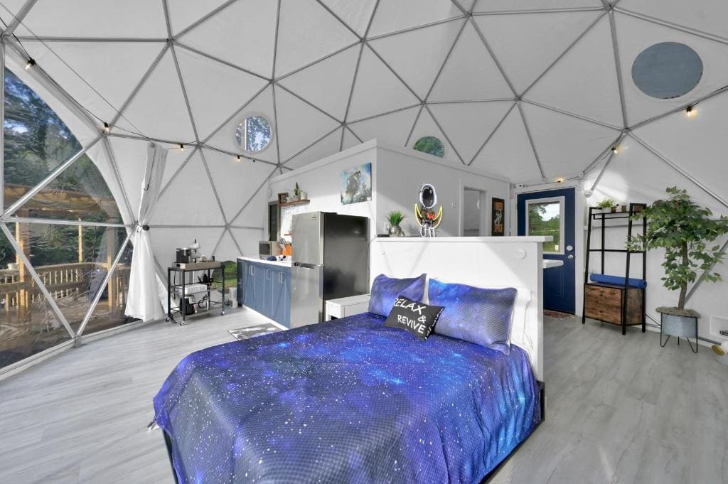 Private Luxury Glamping Geo Dome W Hot Tub - View 6