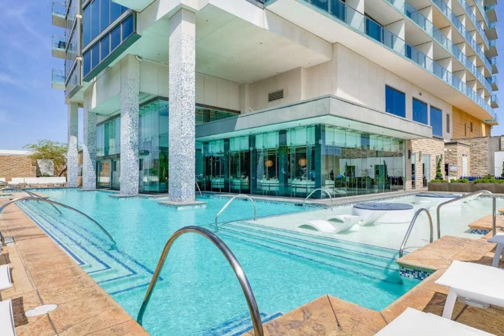 The Adele Palazzo Suite at Palms Place - View 3