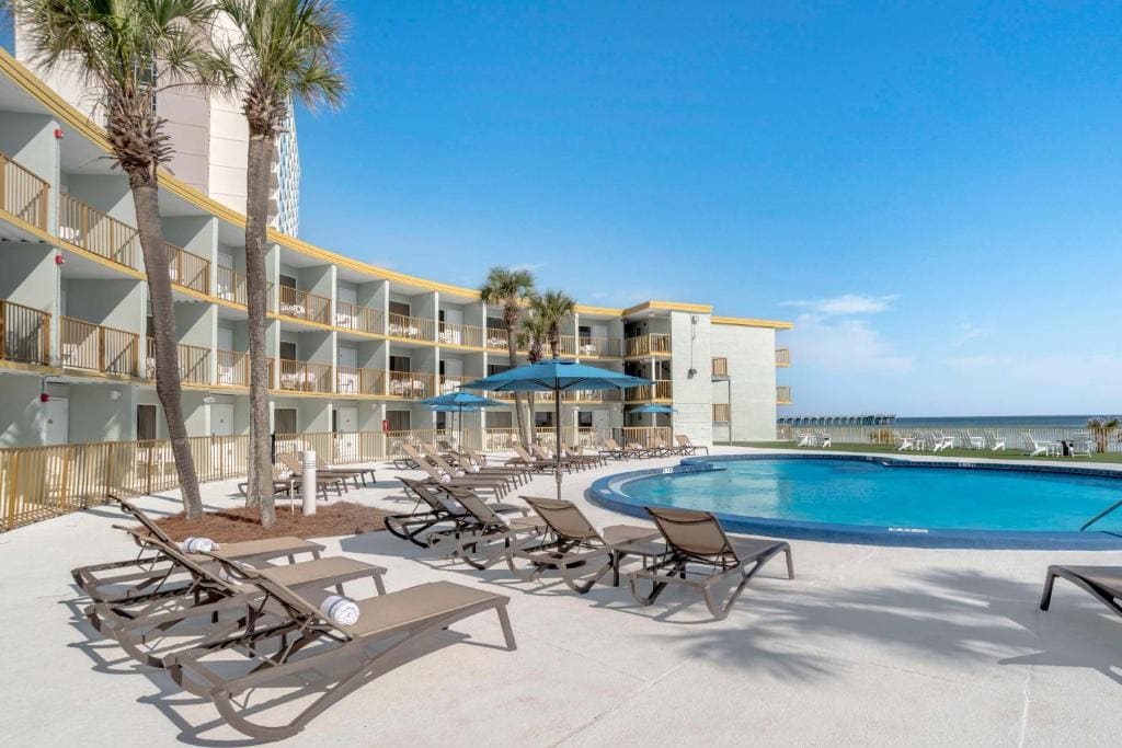Chateau Beachfront Hotel, a By the Sea Resort - View 3