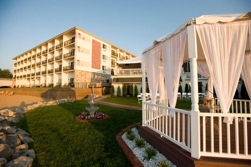 Parkshore Resort - Main view