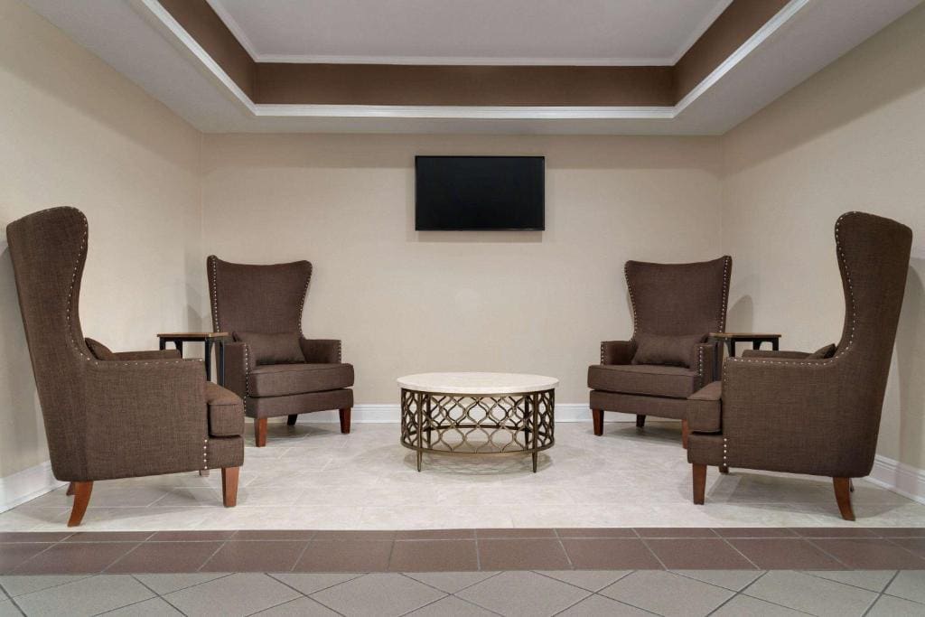Super 8 by Wyndham Pearl/Jackson/East - View 3