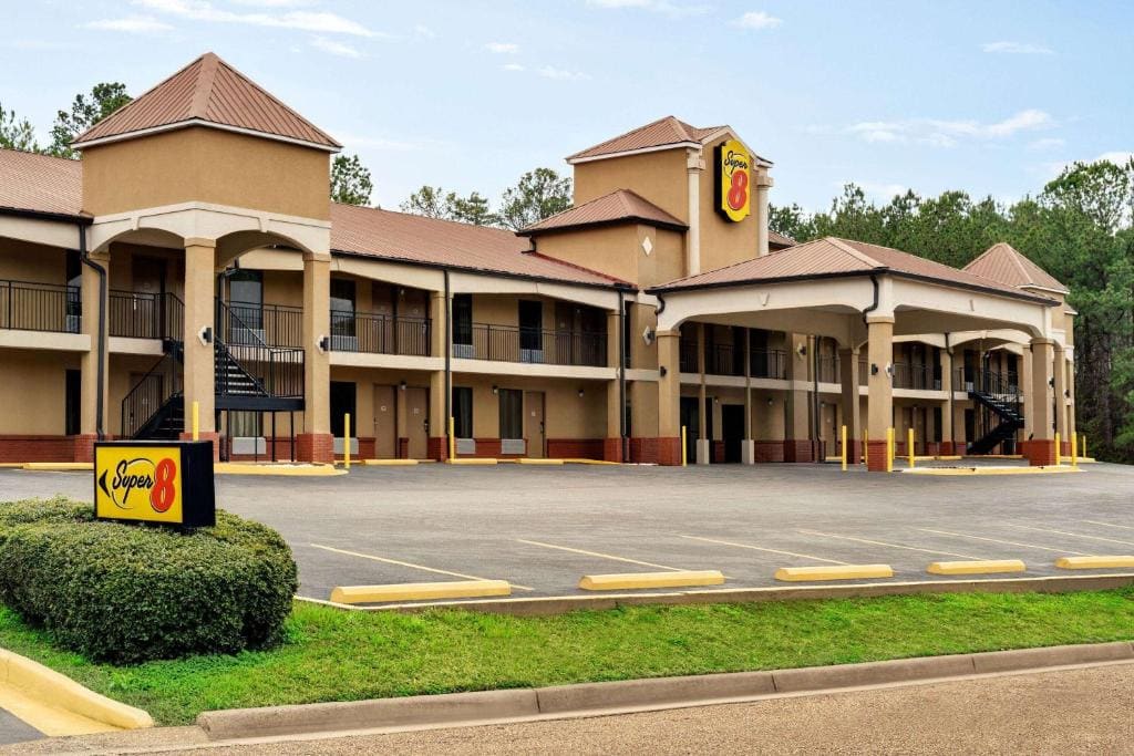 Super 8 by Wyndham Pearl/Jackson/East - View 4