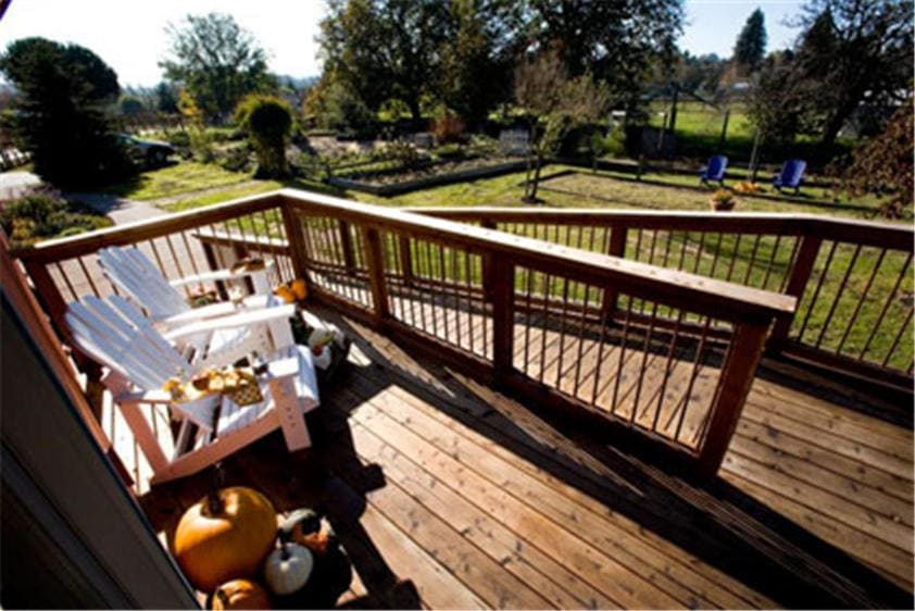 Pearlessence Vineyard Inn - View 3
