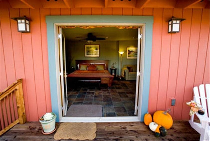 Pearlessence Vineyard Inn - View 6