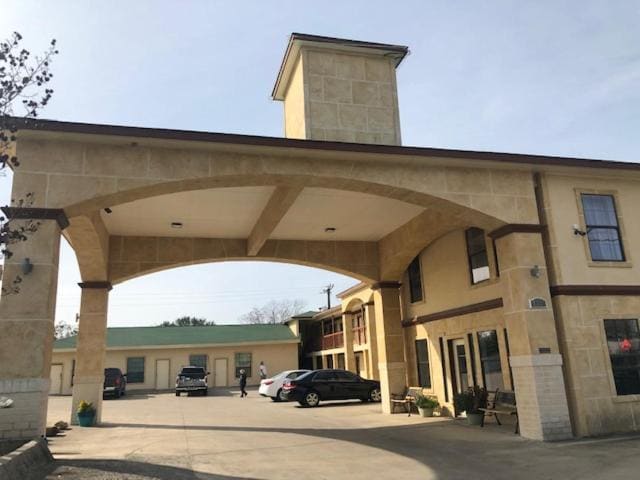 Pinn Road Inn and Suites Lackland AFB and Seaworld - View 6
