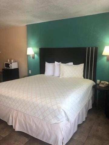 Pinn Road Inn and Suites Lackland AFB and Seaworld - View 2
