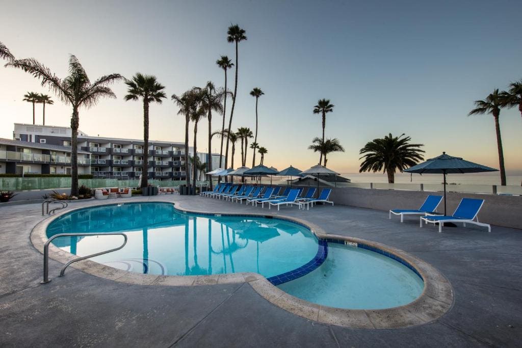SeaCrest Oceanfront Hotel - View 3