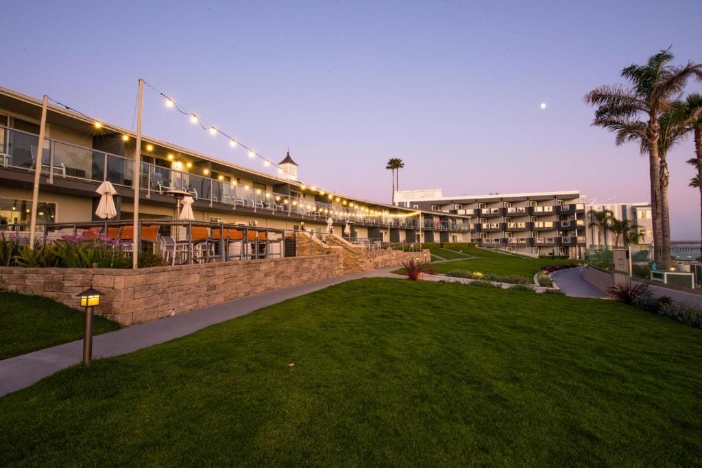 SeaCrest Oceanfront Hotel - Main view