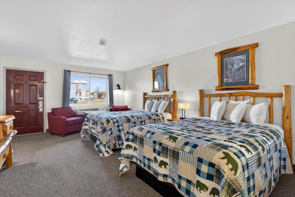 Ponderosa Motel - View 2