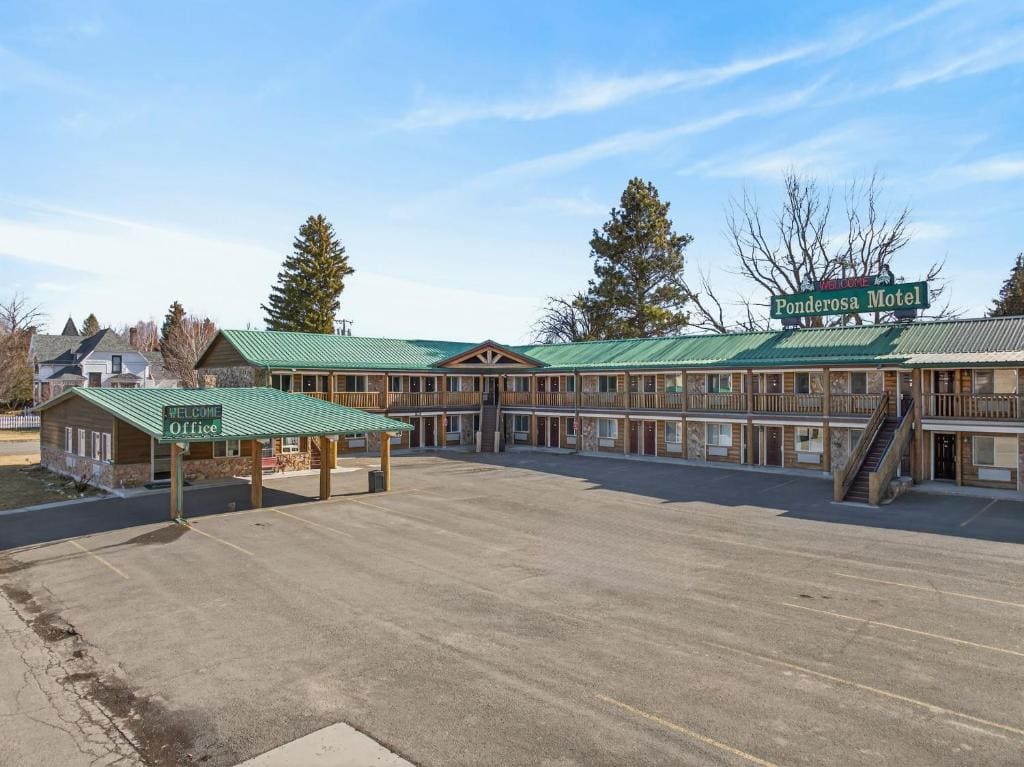 Ponderosa Motel - Main view