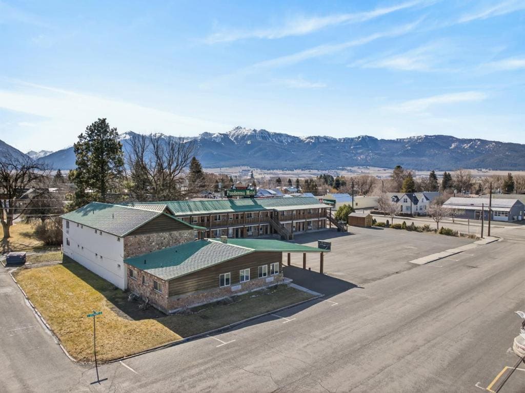 Ponderosa Motel - View 4