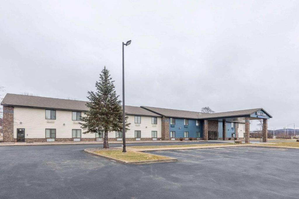 AmericInn by Wyndham Prairie du Chien - Main view