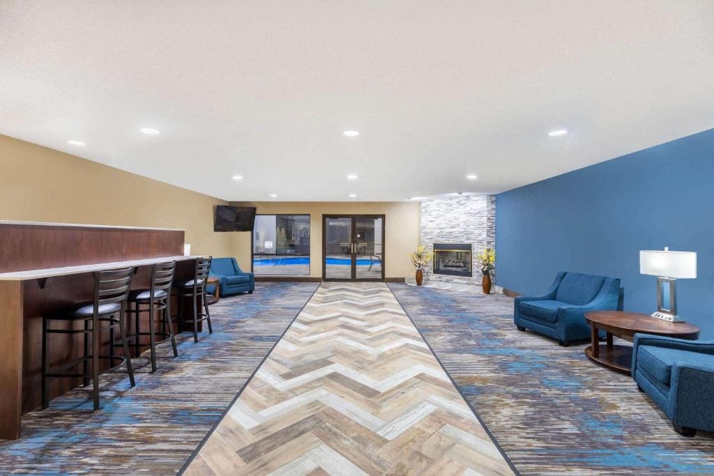 AmericInn by Wyndham Prairie du Chien - View 3