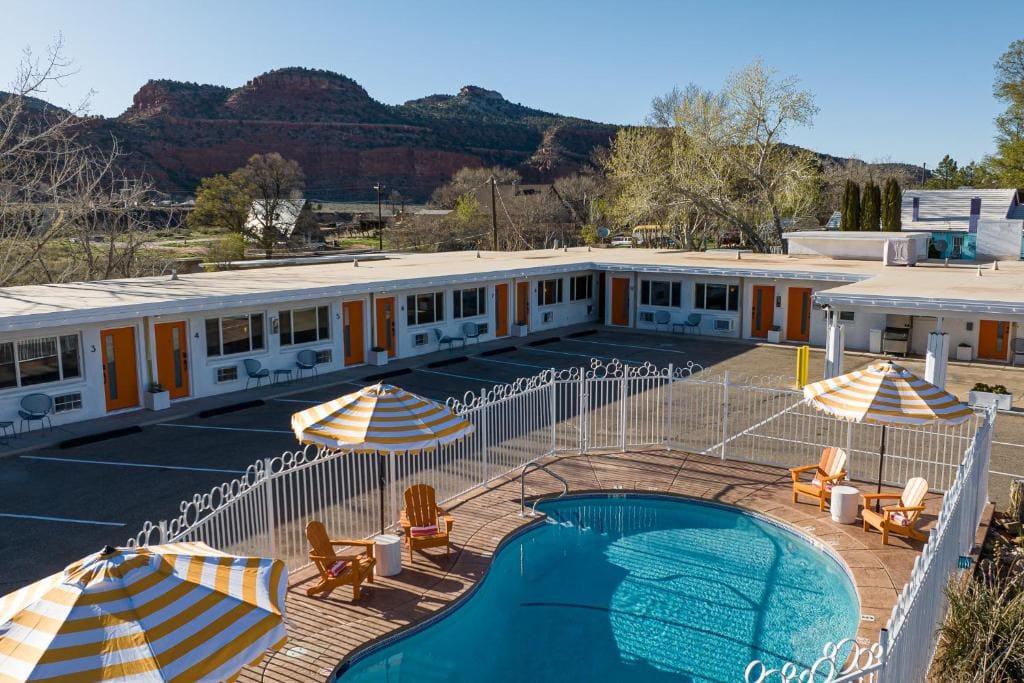 Quail Park Lodge - Main view