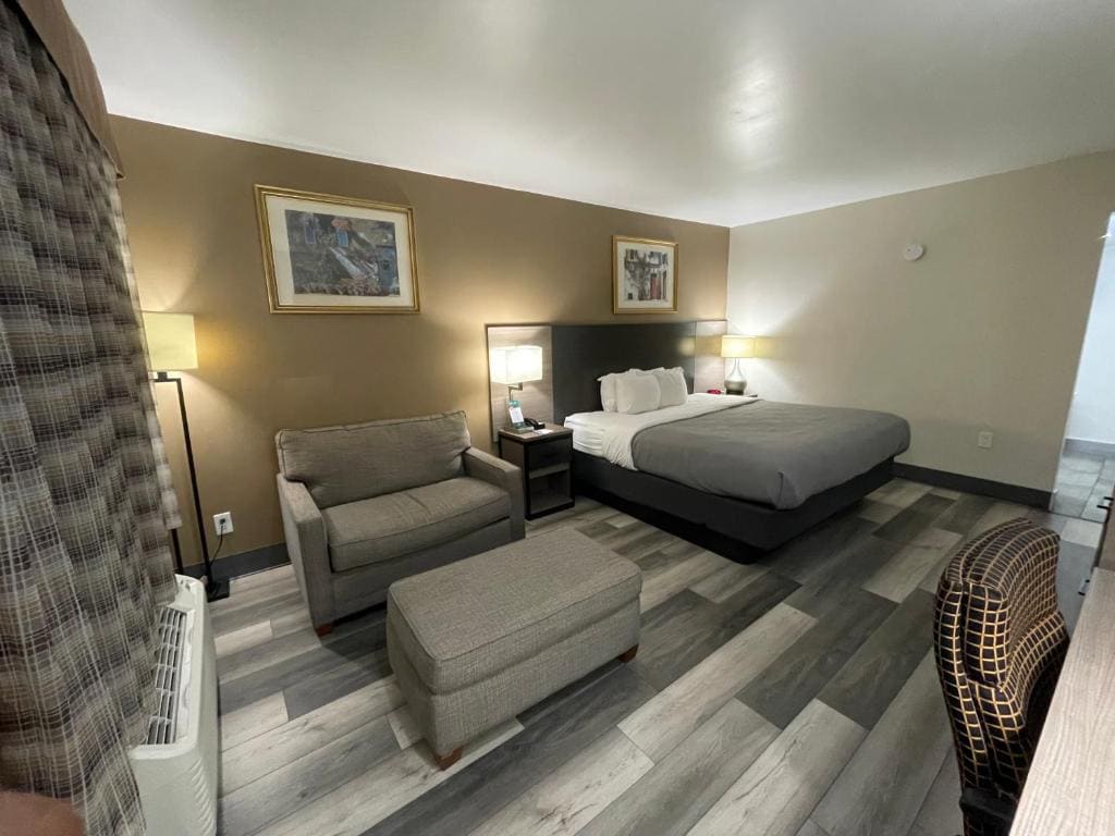 Quality Inn & Suites Goodyear - Phoenix West - View 2