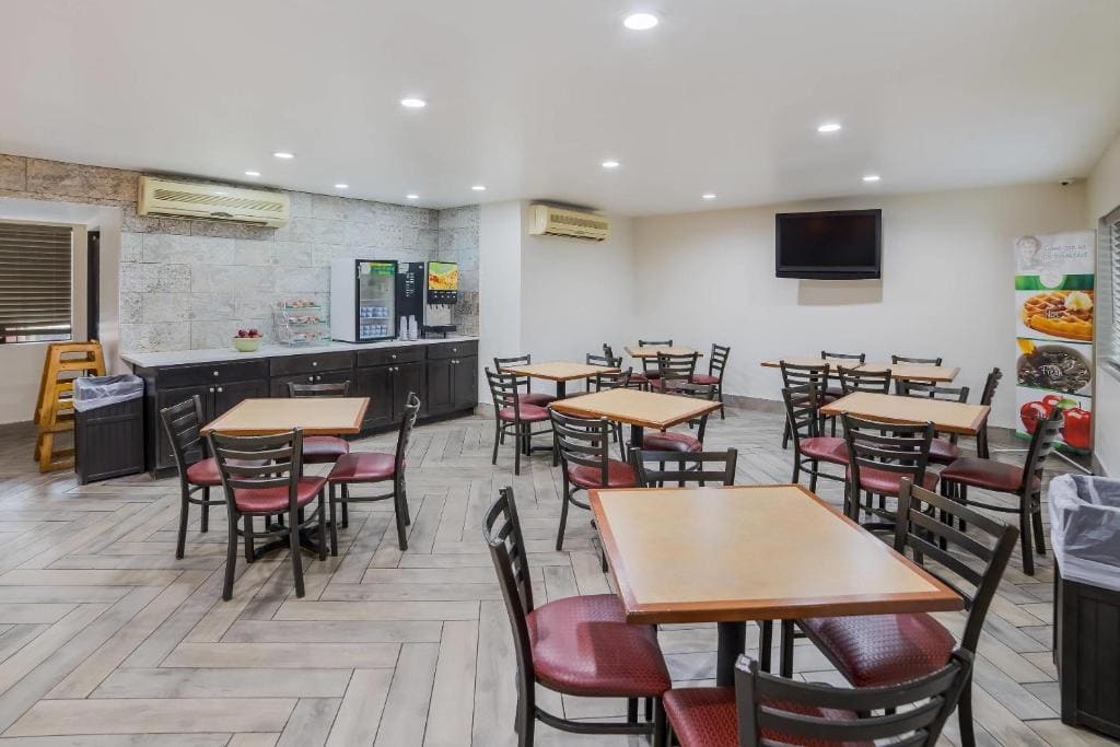 Quality Inn & Suites Goodyear - Phoenix West - View 5