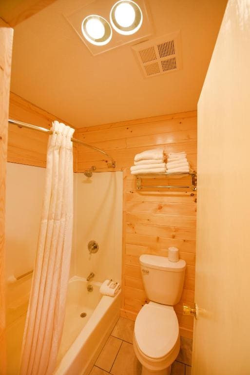 Quality Inn & Suites Mackinaw City Beachfront - View 2