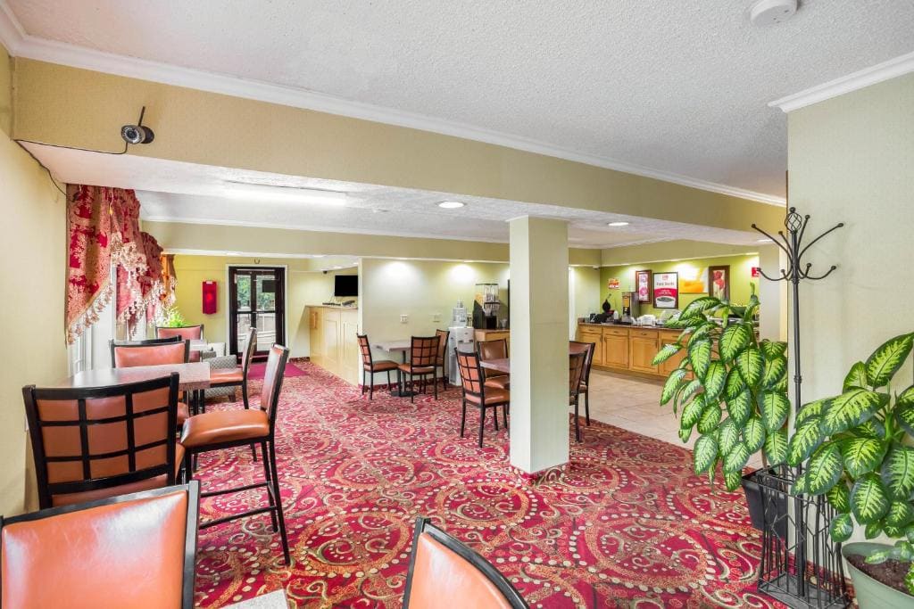 Econo Lodge Huntington - Barboursville University Area - View 3