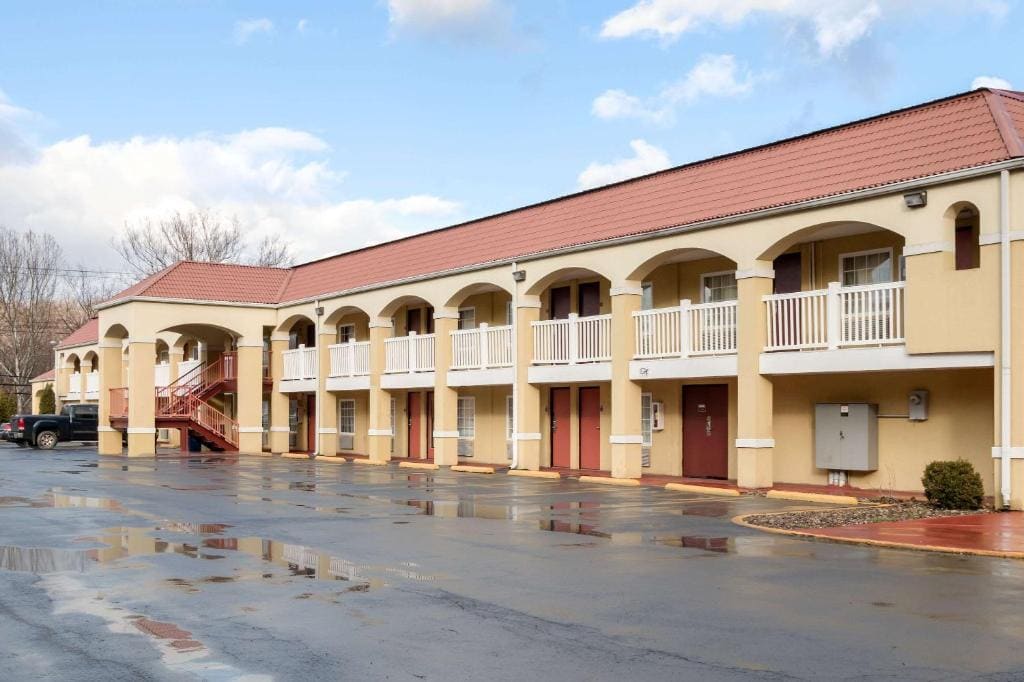Econo Lodge Huntington - Barboursville University Area - View 5