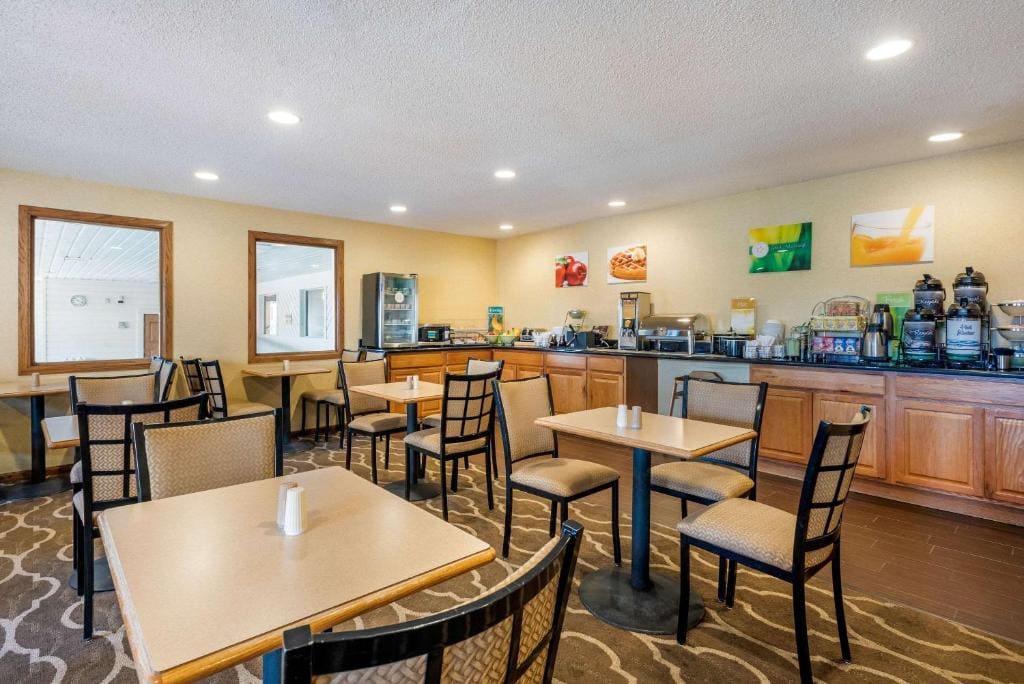 Quality Inn Pueblo North - View 3