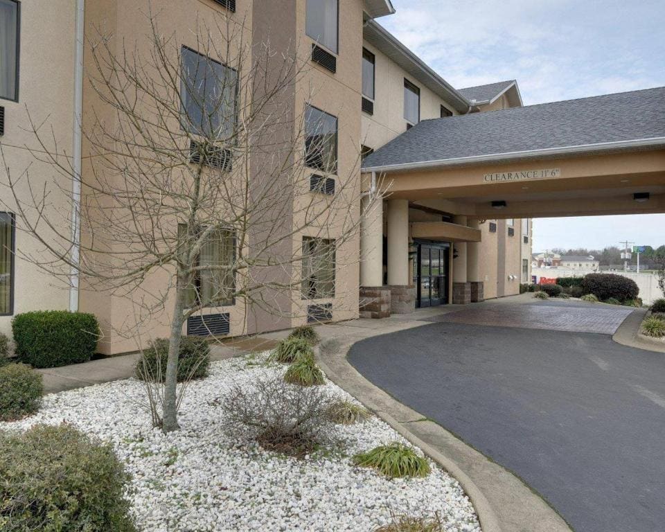 Quality Inn & Suites Malvern - View 3