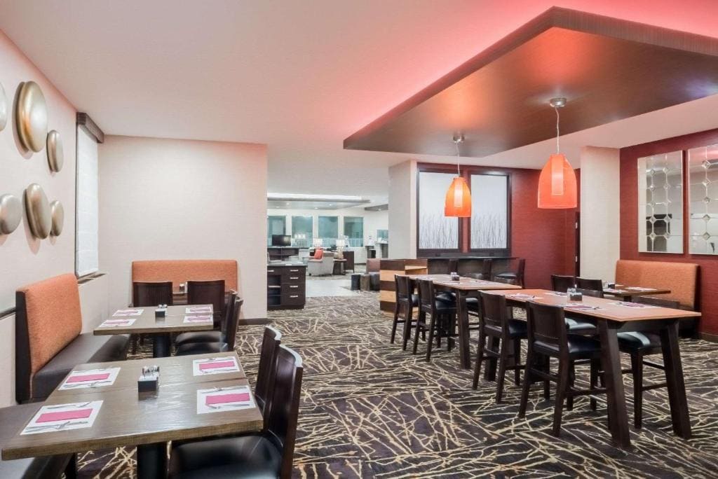 Ramada by Wyndham Grand Forks - View 5