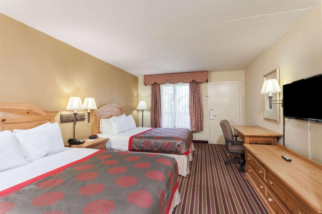 Ramada by Wyndham Lebanon - View 2