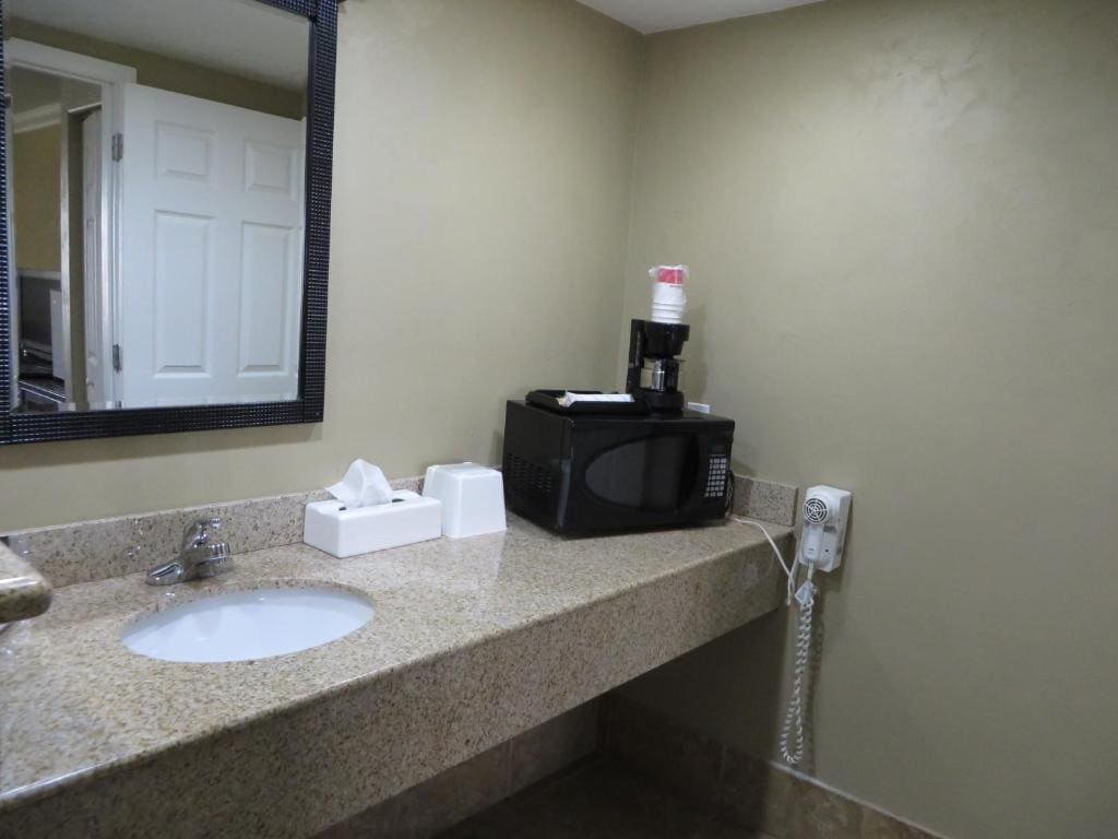Ramada by Wyndham Lake Placid - View 5